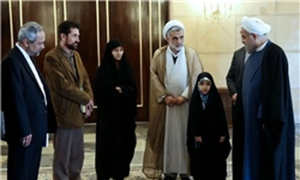 کوچک‌ترین بانوی پرافتخار کشور به دیدار رئیس جمهور رفت