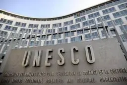 مدیرکل یونسکو: شعر پیونددهنده فرهنگ‌ها است