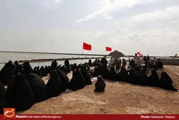 دانشجویان حاضر در اردوی راهیان نور در همایش 