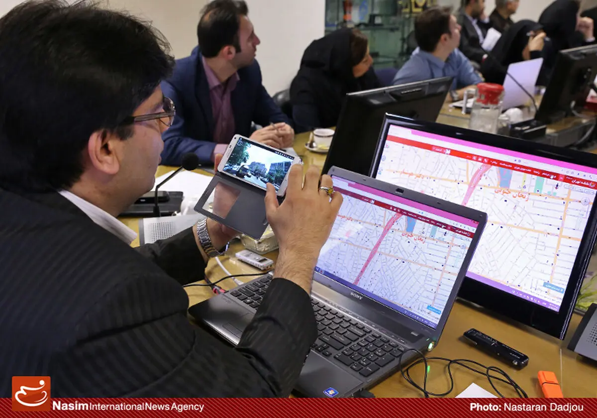 عکس خبری:: رونمایی از نرم‌افزار موبایلی'تهران‌نما'