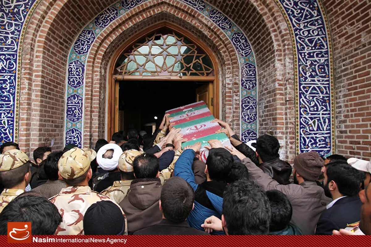 گزارش تصویری:: تشییع پیکر دو شهید گمنان دفاع مقدس در اردبیل