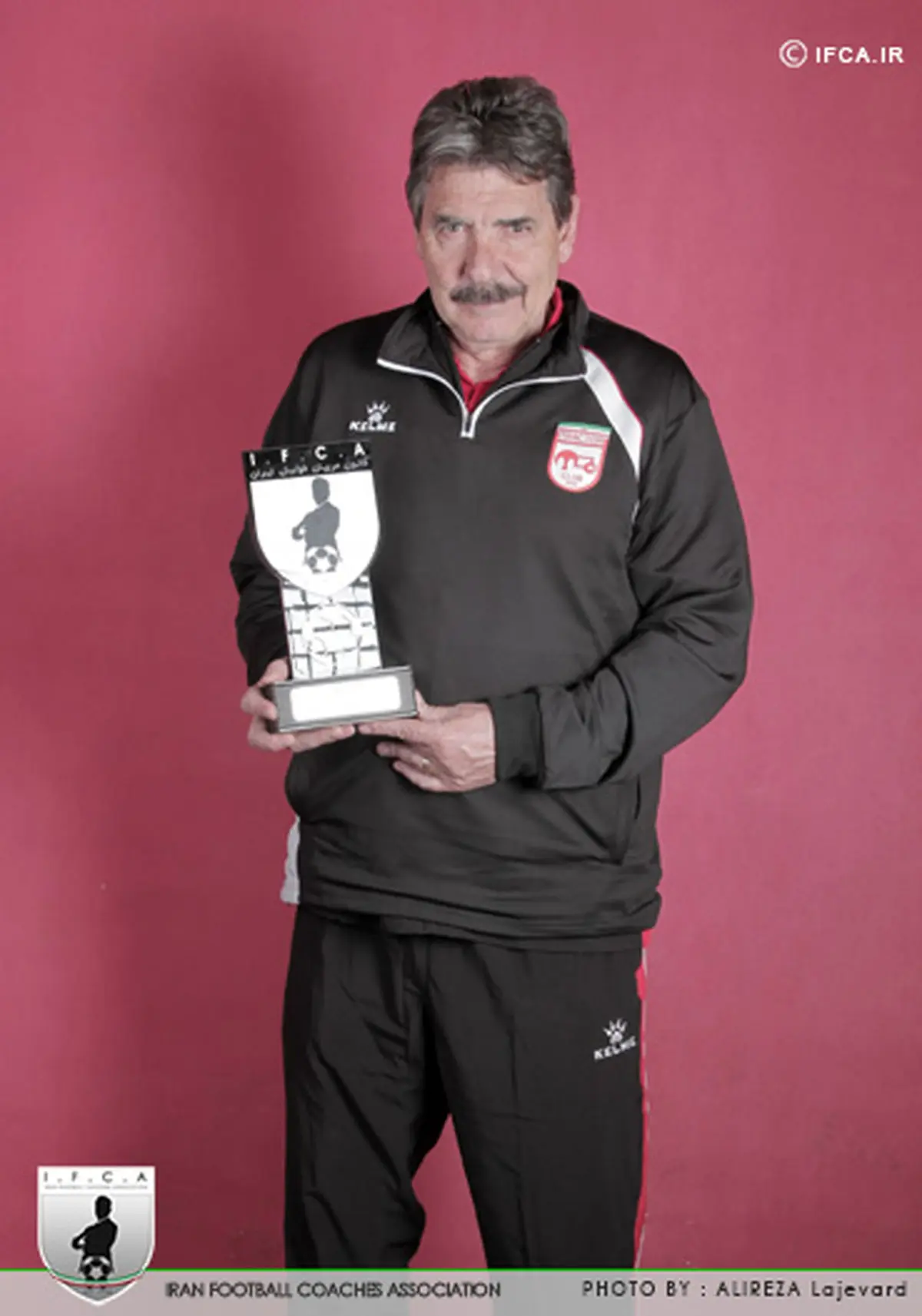 "تونی اولیویرا" مربی برتر ماه اسفند لیگ برتر شد