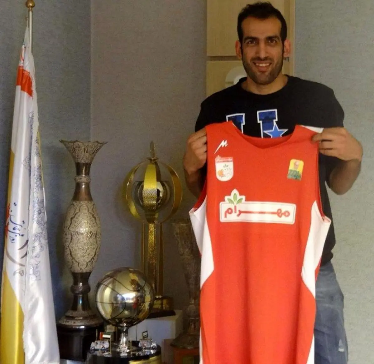 حامد حدادی به مهرام بازگشت