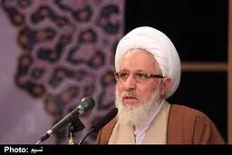 آیت‌الله ایمانی: رسانه‌ها پشتوانه نیروی انتظامی هستند
