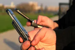 اپراتور دوم برای ایام نوروز بیمه‌نامه موبایلی صادر می‌کند