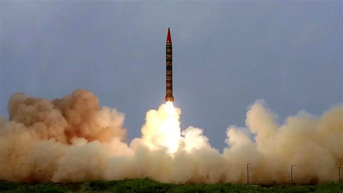 پاکستان موشک با قابلیت حمل کلاهک اتمی را با موفقیت آزمایش کرد