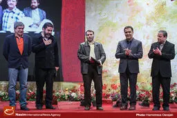آیین اکران نوروزی ۹۴ برگزار شد؛ خانواده شهید هسته‌ای از عوامل 