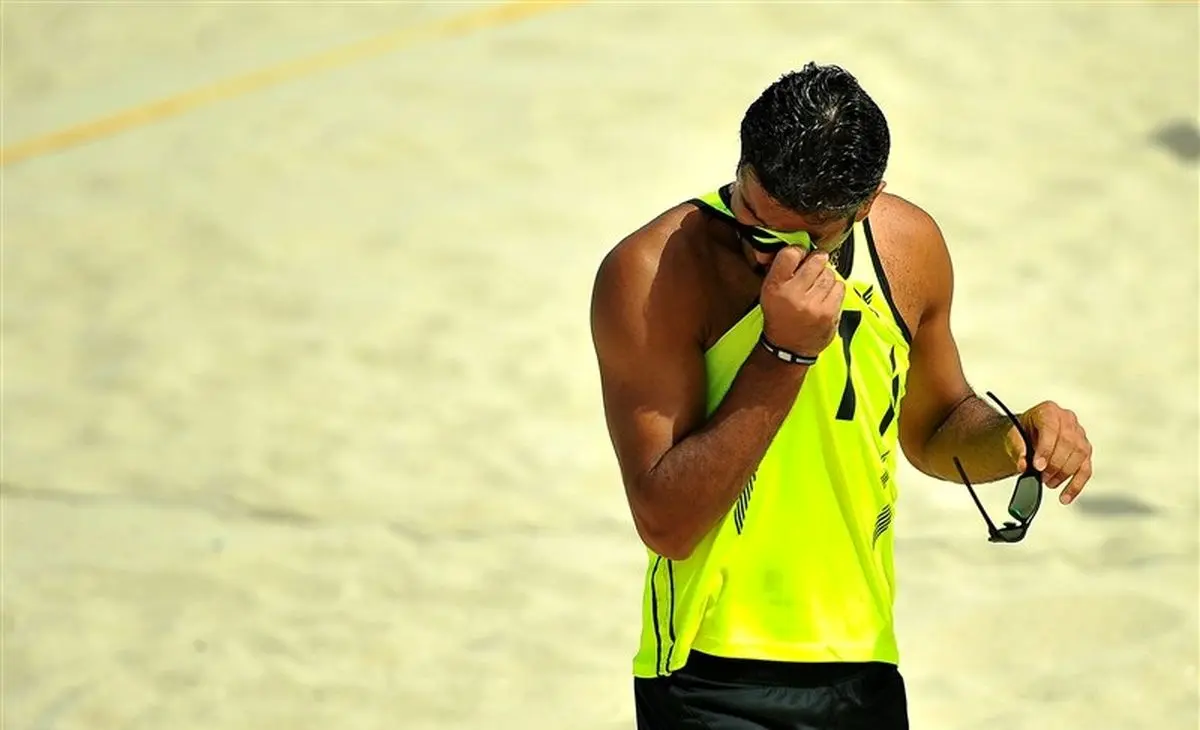 بازیکن تیم والیبال ساحلی دانشگاه آزاد ب: باید قهرمان می‌شدیم