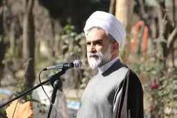 شهرداری شیراز جشنی به مناسبت انصراف ۴۸ زوج از طلاق برگزار کرد