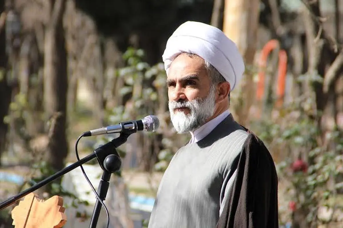 شهرداری شیراز جشنی به مناسبت انصراف ۴۸ زوج از طلاق برگزار کرد