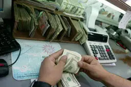 دلار ‌در بازار به ۳۳۸۵ تومان رسید