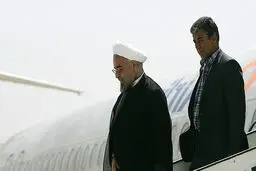 رئیس‌جمهور وارد عشق‌آباد شد