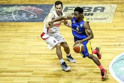 پتروشیمی یک گارد راس آمریکایی جذب کرد