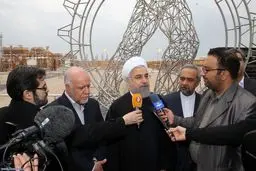 روحانی: اجرای طرح بزرگ فاز ۱۲ پارس جنوبی نشان داد دوران تحریم به پایان رسیده است