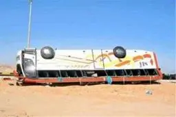 واژگونی اتوبوس مسافربری در محور سلفچگان ۳۸ مصدوم برجای گذاشت