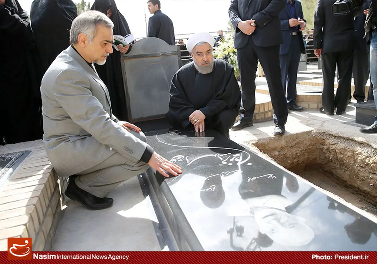 گزارش تصویری:: مراسم تشییع والده رئیس جمهور