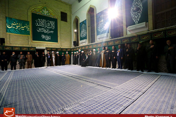 گزارش تصویری:: سومین شب عزاداری شهادت حضرت زهرا(س) در حسینیه امام خمینی(ره)