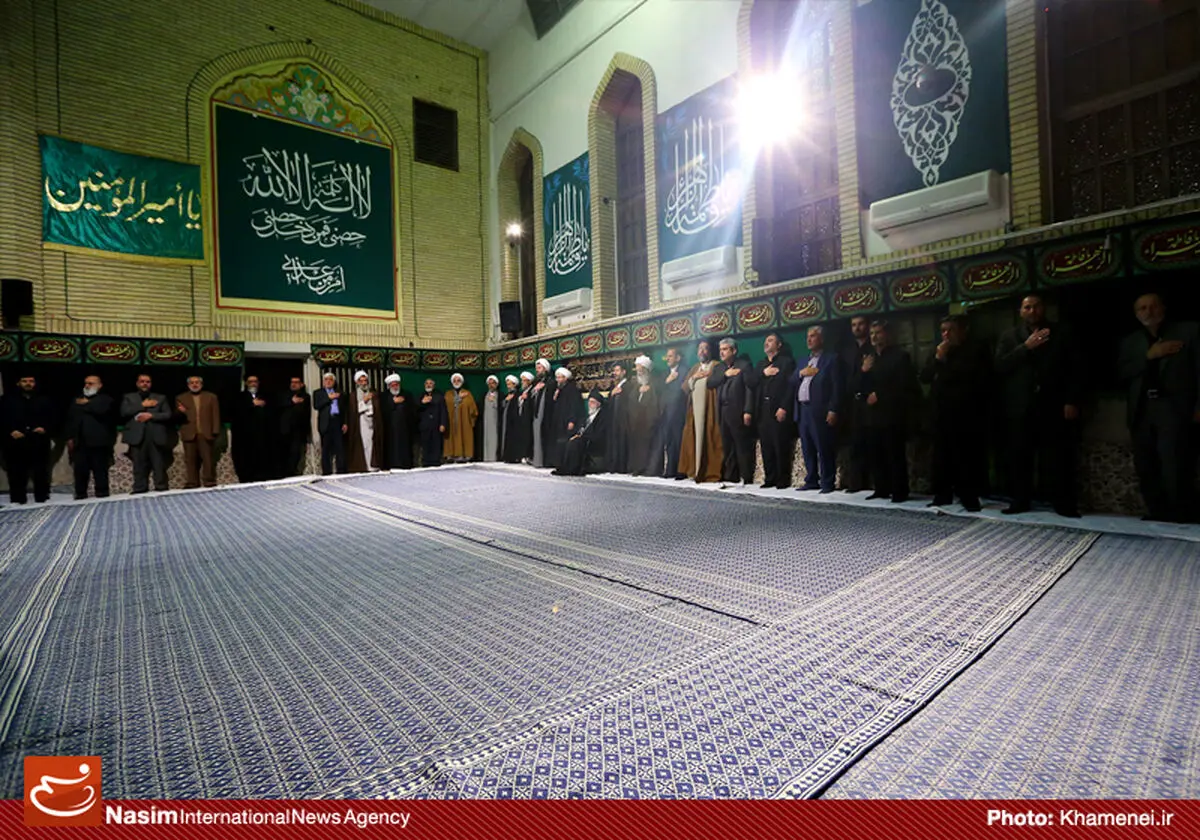 گزارش تصویری:: سومین شب عزاداری شهادت حضرت زهرا(س) در حسینیه امام خمینی(ره)