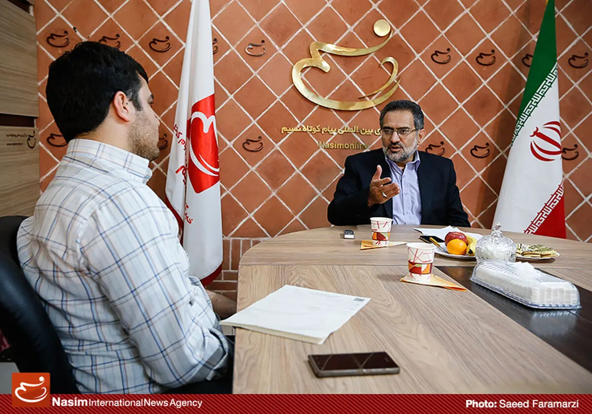 حسینی: هنر اگر سفارتی باشد از نظر بعضی‌‌ها قابل قبول‌تر است