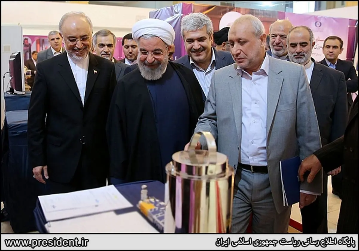 روحانی از جدیدترین دستاوردهای هسته‌ای بازدید کرد