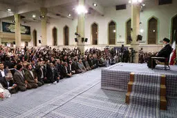 جمعی از مداحان اهل بیت  با رهبر معظم انقلاب دیدار کردند