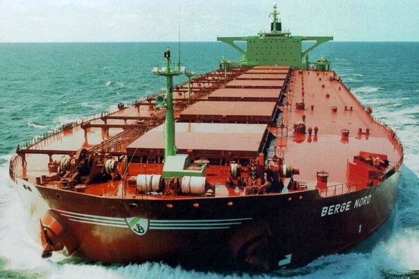 مدیرعامل شرکت ملی نفتکش: مشتریان قدیمی از همین حالا برای خرید نفت ایران مذاکره می‌کنند