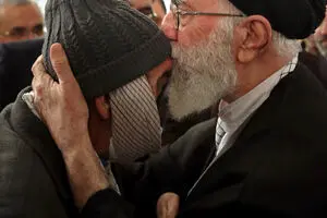 عکس خبری:: دیدار رجب محمدزاده، جانباز ۷۰ درصد دفاع مقدس با رهبر انقلاب