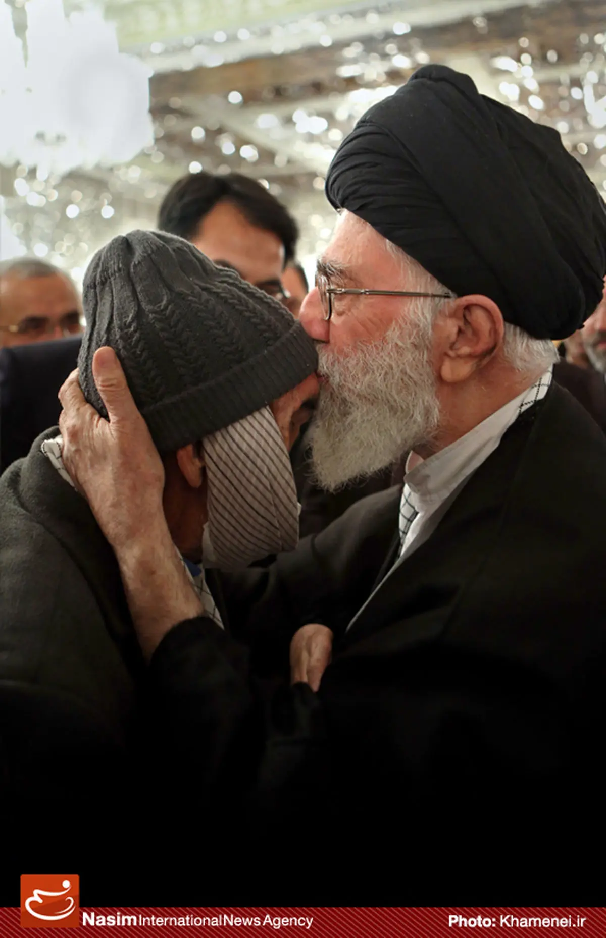 عکس خبری:: دیدار رجب محمدزاده، جانباز ۷۰ درصد دفاع مقدس با رهبر انقلاب