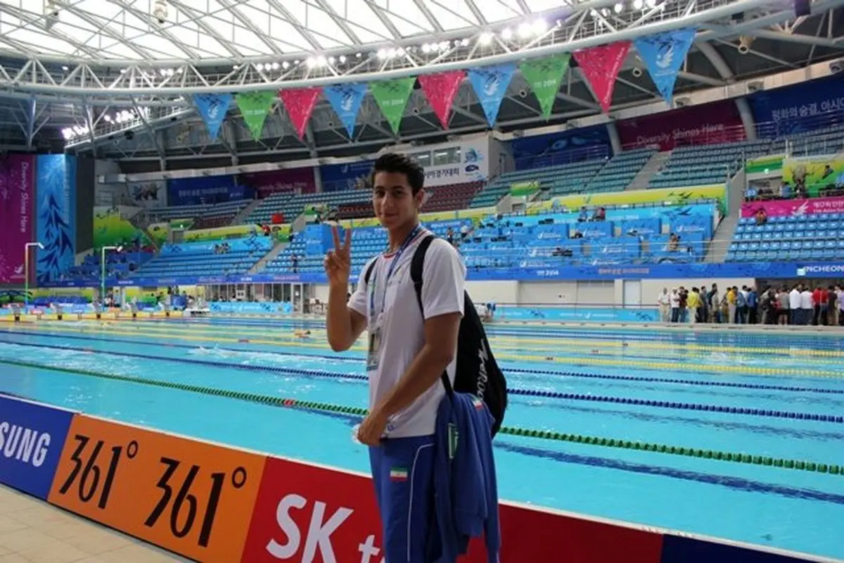مهدی انصاری در رقابت‌های شنای بین‌المللی دوبی به مدال نقره رسید