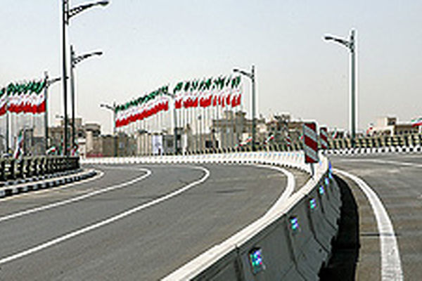 بزرگراه حکیم تا نیمه دوم سال ۹۴ به بزرگراه تهران-کرج متصل می‌شود