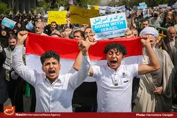 نمازگزاران تهرانی تجاوز رژیم آل سعود به یمن را محکوم کردند