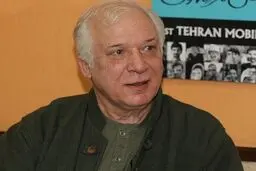 خسرو سینایی زنگ آغاز نمایش 