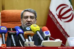 نشست‌خبری وزیر کشور با حضور رسانه‌های داخلی و خارجی آغاز شد