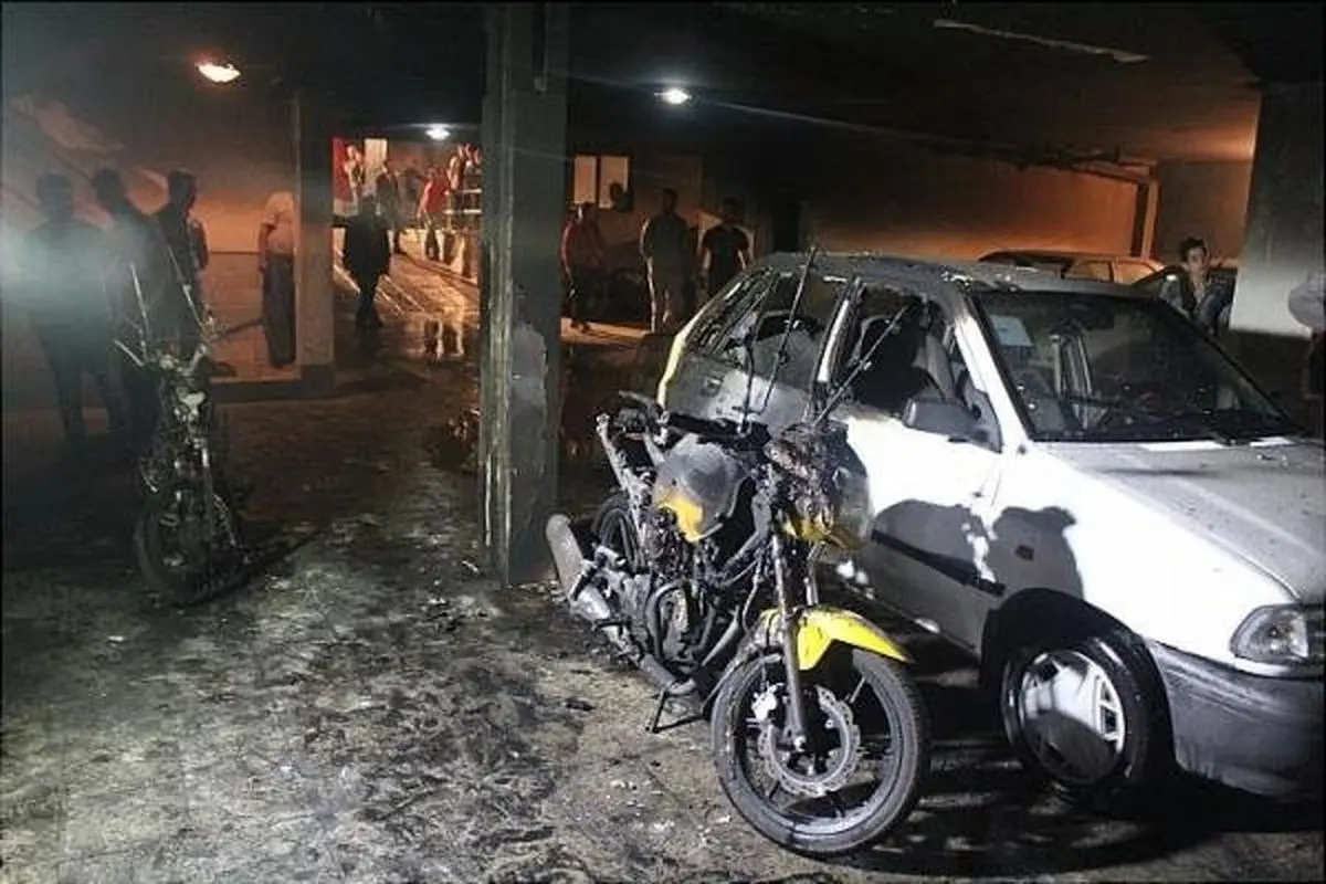 ۳۰ شهروند تهرانی از میان دود و آتش نجات داده شدند