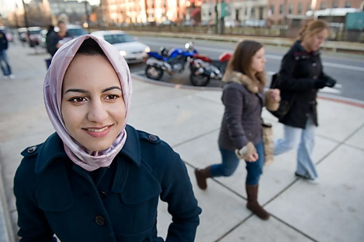 دغدغه‌های دانشجویان مسلمان آمریکایی/۲: حجاب مرا از سایر دانشجویان متمایز می‌کند