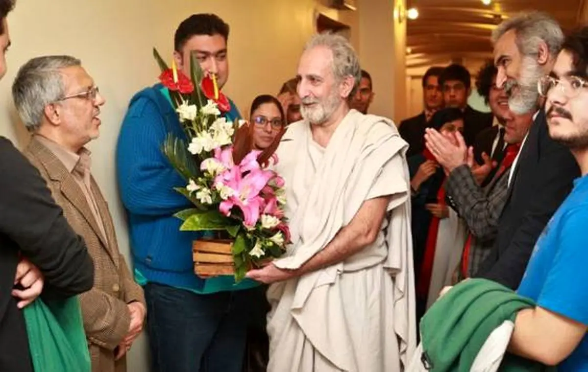 وزرای دولت روحانی به تماشای "سقراط" نشستند