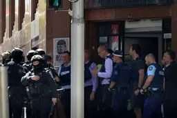 پنج نفر در استرالیا به اتهام تلاش برای حملات تروریستی دستگیر شدند