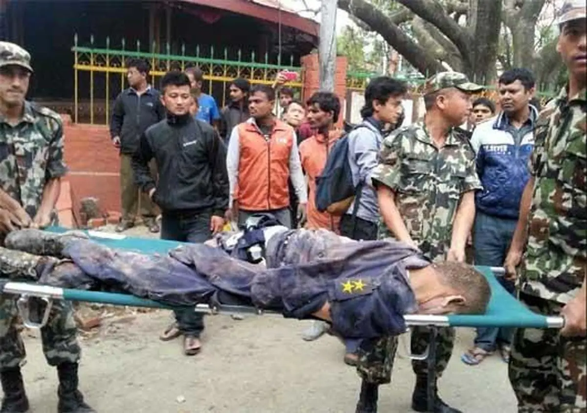 شمار کشته‌های زلزله نپال به مرز دو هزار نفر است