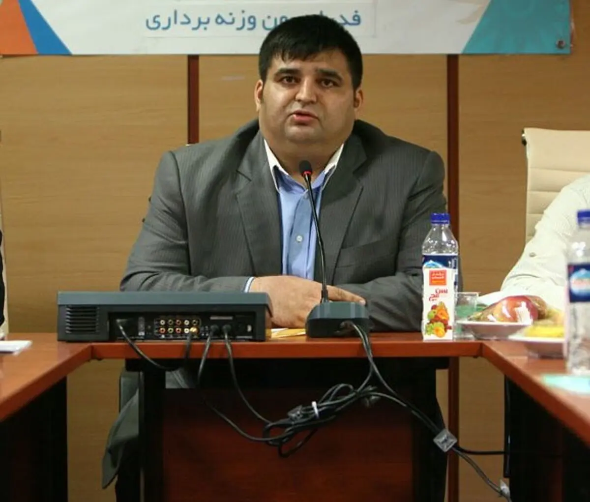 مجمع فدراسیون وزنه‌برداری بدون حضور رضازاده و با ریاست سجادی آغاز شد