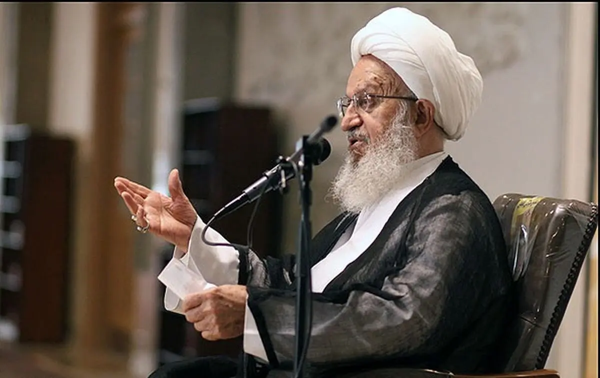 انتقاد آیت‌الله مکارم شیرازی از سخنان روحانی