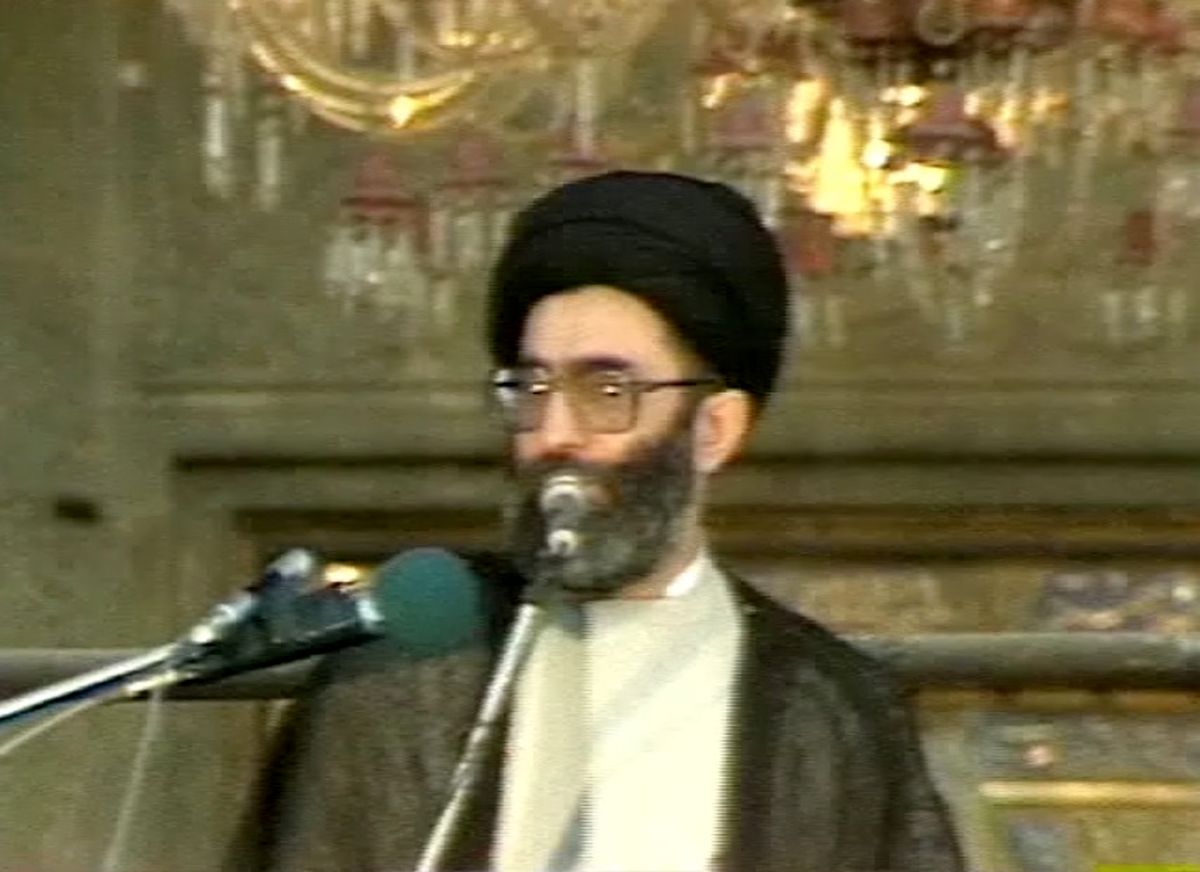 فیلم:: سخنان حضرت آیت‌الله خامنه‌ای پس از دستگیری سران حزب توده
