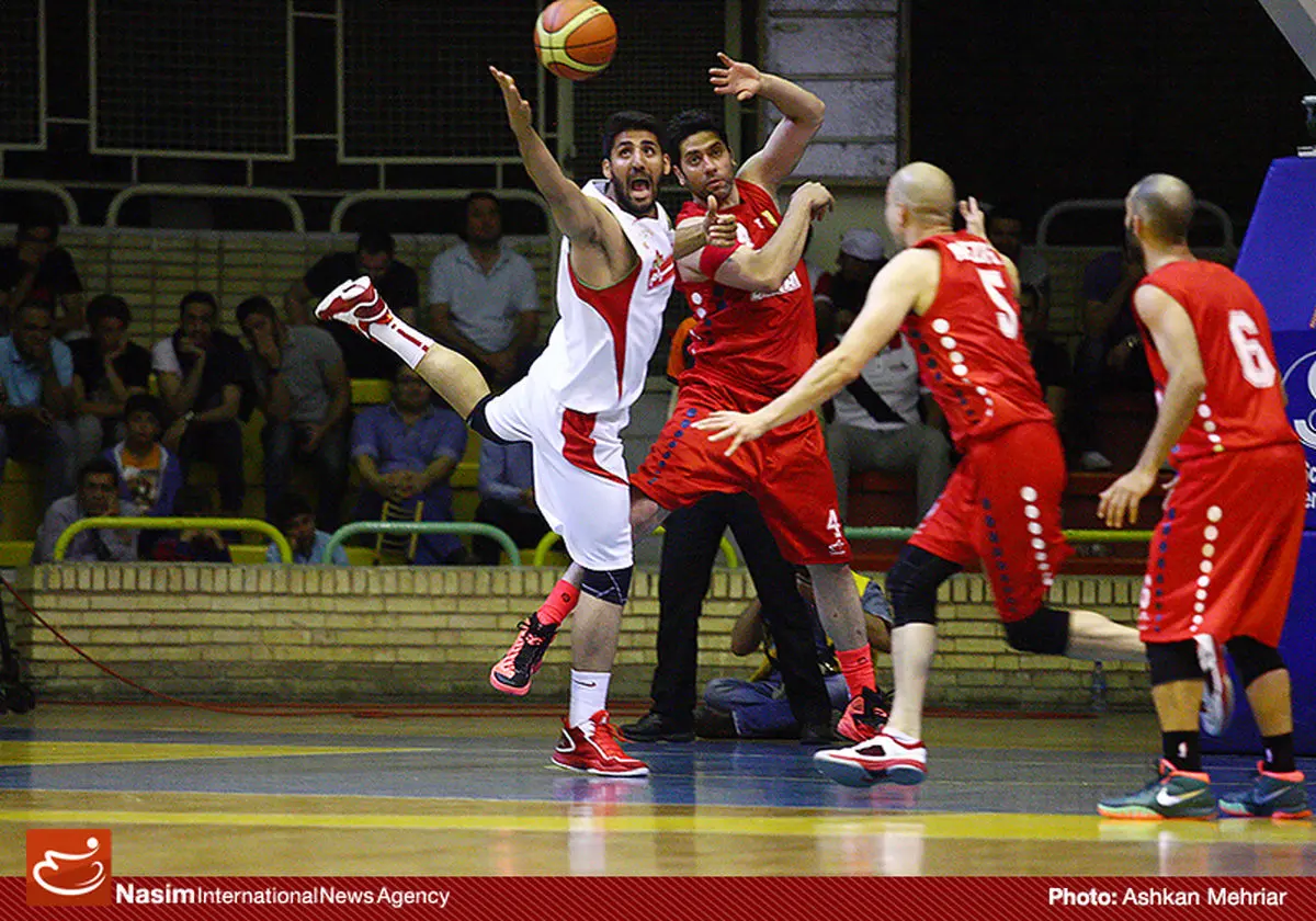 مهرام از سد دانشگاه آزاد گذشت