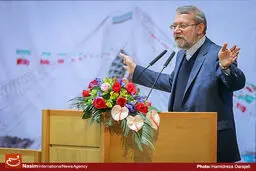 لاریجانی: اگر یارانه نقدی سه برابر شود باز هم مشکل زندگی مردم حل نمی‌شود