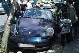 سه نفر در تصادفات خودروهای لوکس بامداد امروز جان باختند