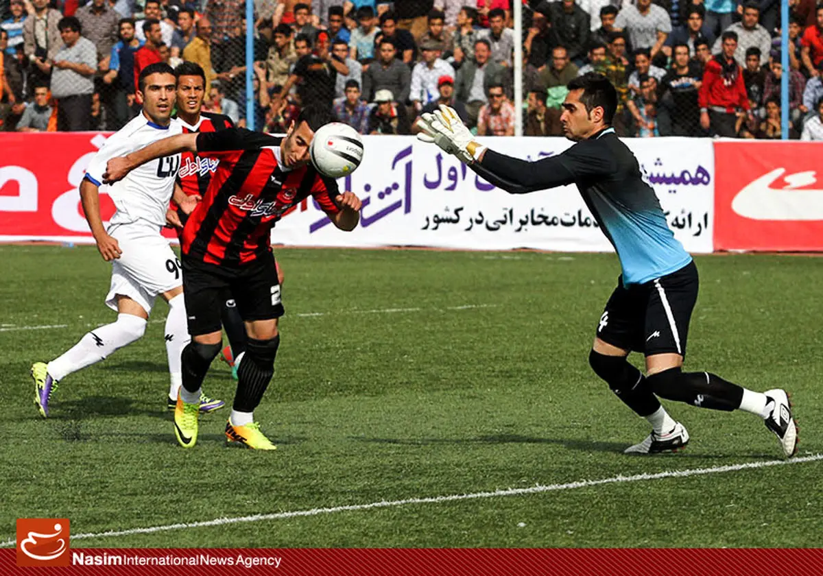 سیاه‌جامگان صدرنشین شد