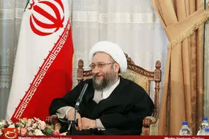 آیت‌الله آملی لاریجانی: سپاه هم در داخل کشور و هم در خارج کشور قابل اعتنا و اعتماد است