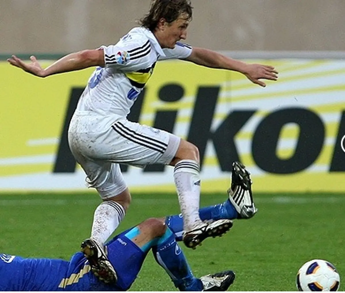 مهاجم ازبک برترین بازیکن مسابقه نفت و پاختاکور
شد