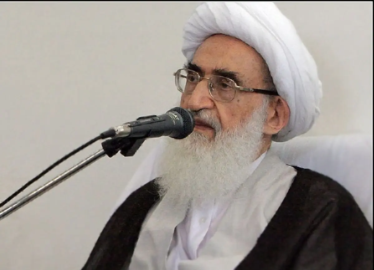 مراسم عمامه گذاری ۱۰  طلاب یزدی با حضور آیت‌الله نوری همدانی برگزار شد