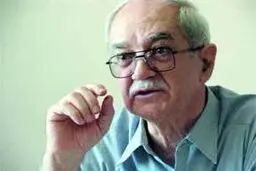 نویسنده کتاب اقتصاد ایران: سود تولید ۱۰ تا ۱۵ درصد و دلالی ۳۰۰ تا ۵۰۰ درصد است
