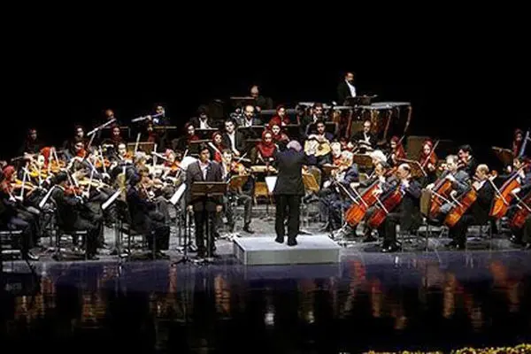 تاکنون  دعوتی از هیچ  خواننده‌ای  برای ارکستر ملی صورت نگرفته است